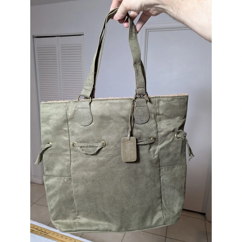 NEIMAN‎ MARCUS Women Green Faux Suede Faux Fur Trim Tote Bag